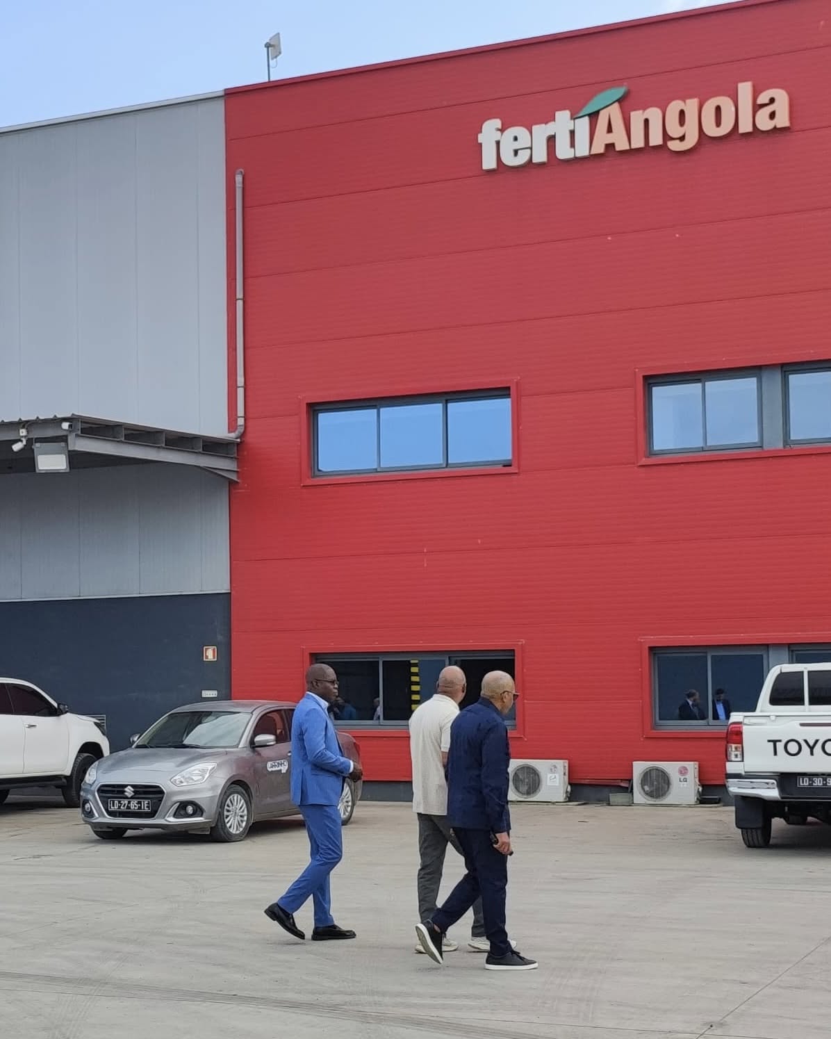 Banner de Fertiangola, Lda