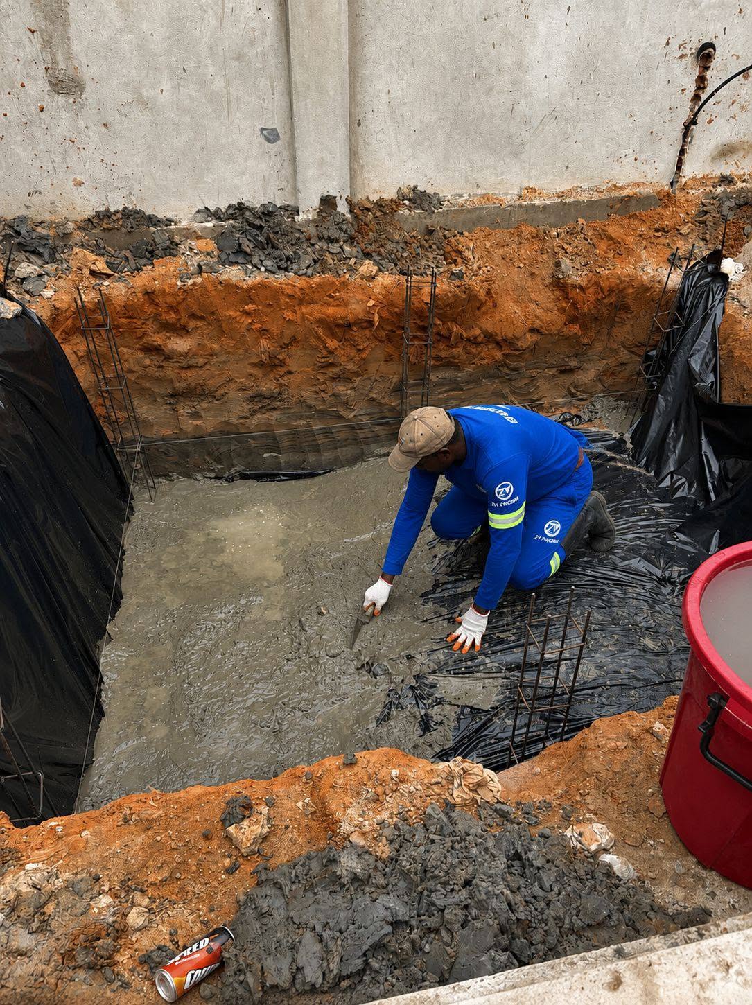 Construir uma piscina é um sonho, mas sabemos que na cabeça de quem decide, também vêm perguntas: será que vai ficar bem feita? Vai dar muito problema? E o prazo?