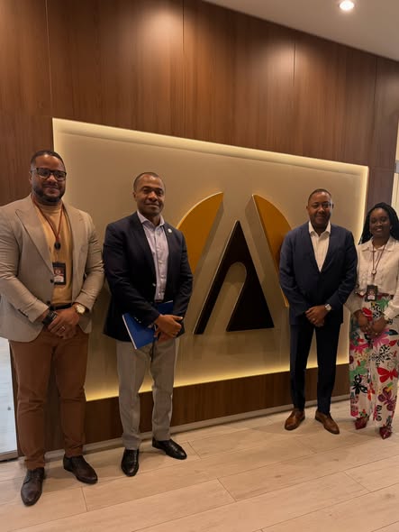 A Aurora SDVM recebeu nos seus escritórios uma visita da Comissão do Mercado de Capitais COMISSÃO DO MERCADO DE CAPITAIS , num momento de proximidade institucional, partilha e reflexão sobre o desenvolvimento e fortalecimento do mercado de capitais em Angola.
