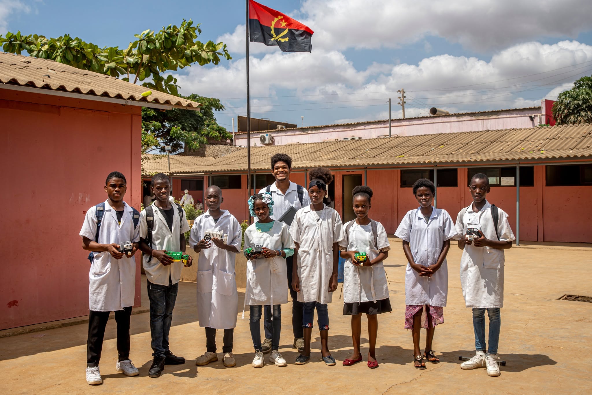 Banner de AROTEC – ANGOLA ROBÓTICA E TECNOLOGIA (SU), LDA