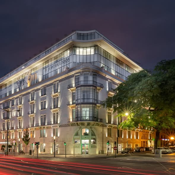 Jupiter Lisboa Hotel: de dia ou de noite? Qual prefere? 🤔